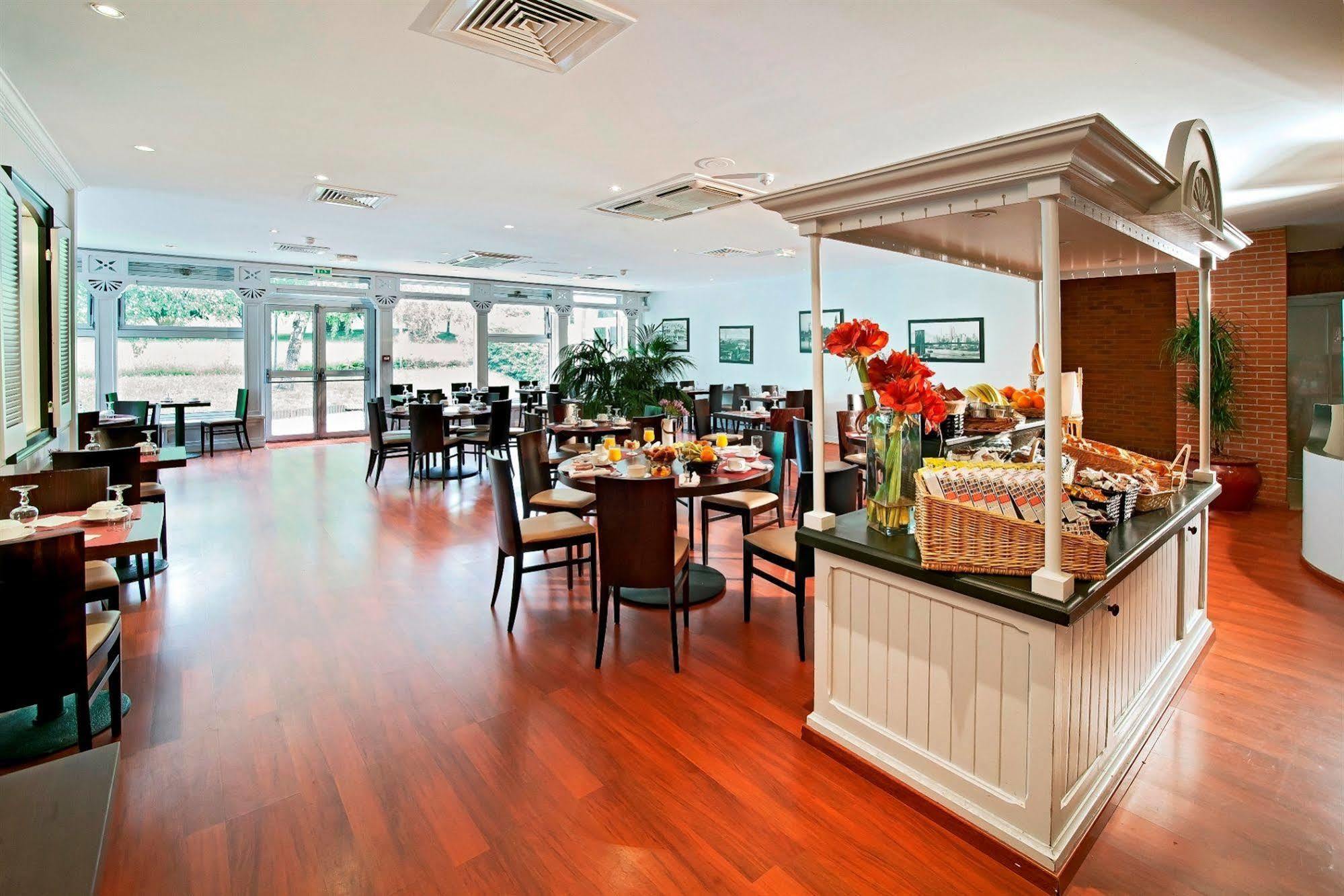 Hotel Du Golf Rosny Esterno foto